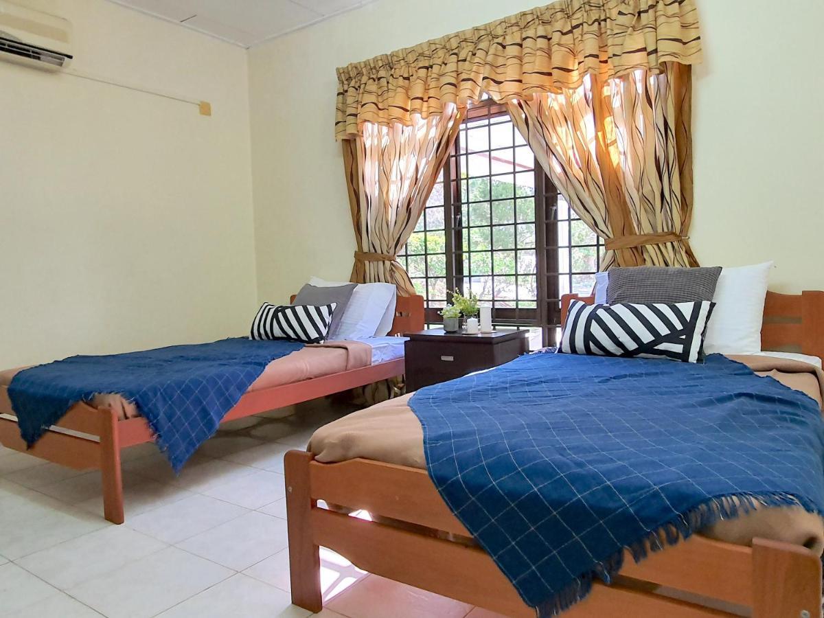 Melaka Afamosa Villa With Private Pool For 10 Pax Алор-Гаджах Экстерьер фото