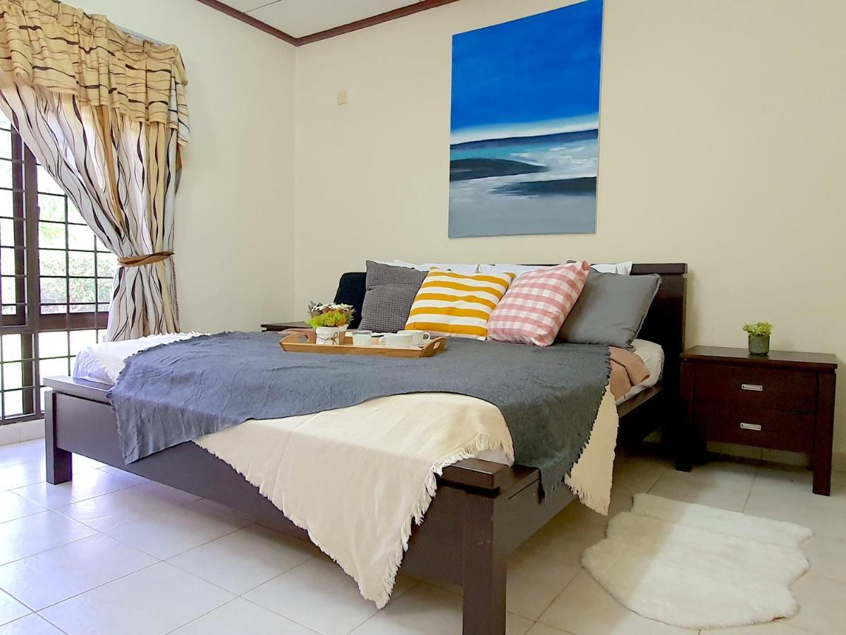 Melaka Afamosa Villa With Private Pool For 10 Pax Алор-Гаджах Экстерьер фото