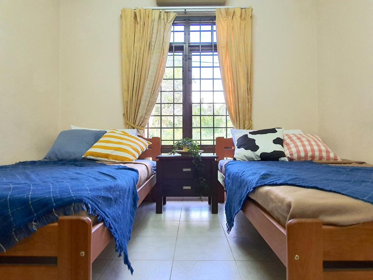 Melaka Afamosa Villa With Private Pool For 10 Pax Алор-Гаджах Экстерьер фото
