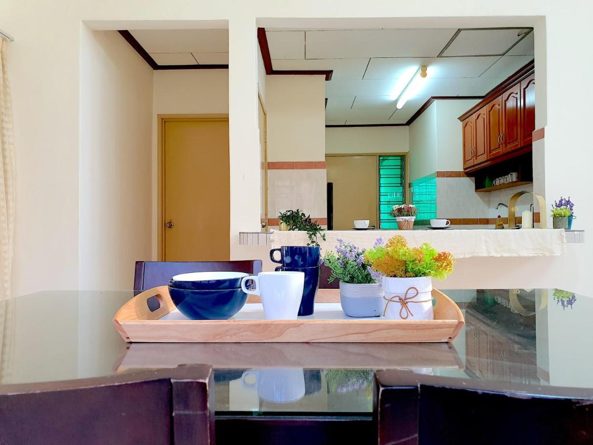 Melaka Afamosa Villa With Private Pool For 10 Pax Алор-Гаджах Экстерьер фото