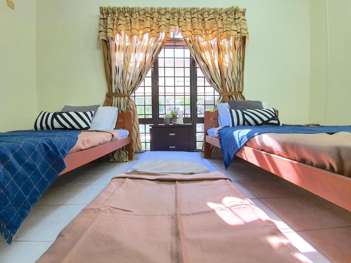 Melaka Afamosa Villa With Private Pool For 10 Pax Алор-Гаджах Экстерьер фото
